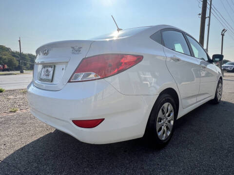 2017 Hyundai Accent SE