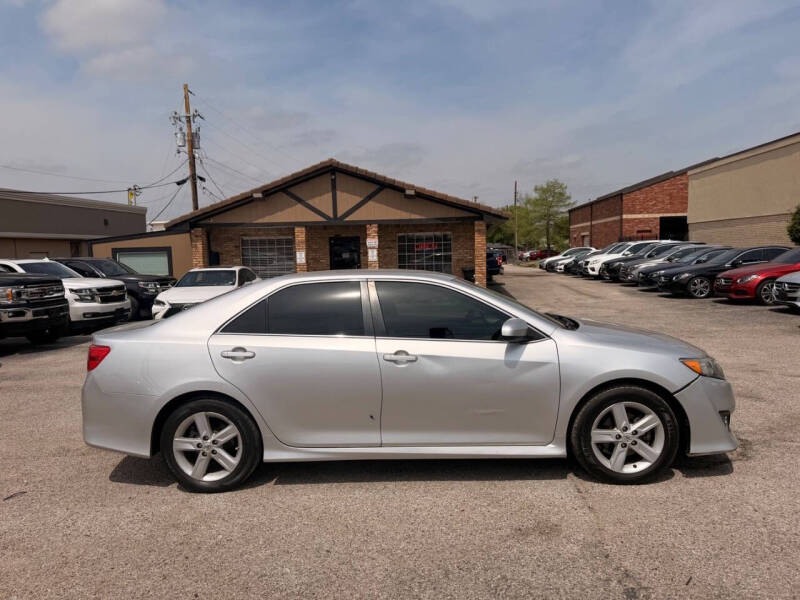2014 Toyota Camry SE