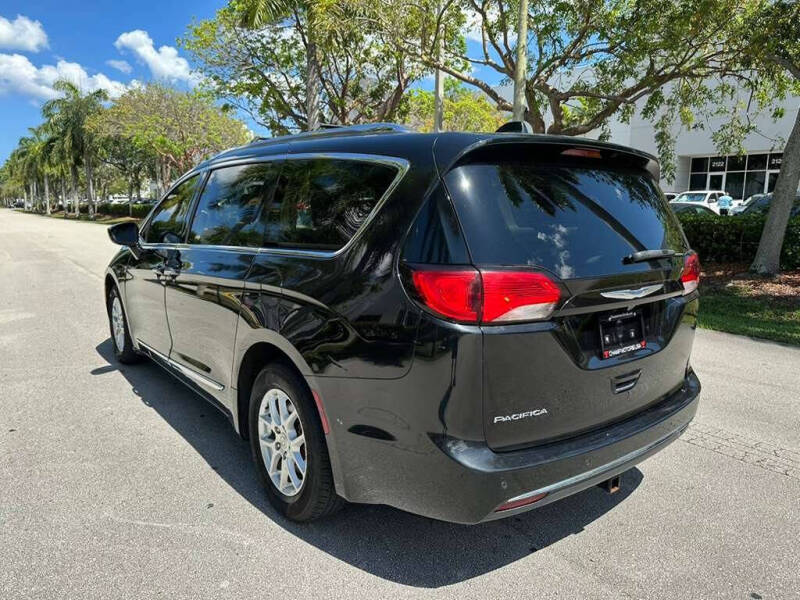 2020 Chrysler Pacifica Touring L