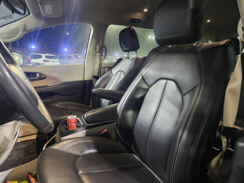 2023 Chrysler Pacifica Touring L