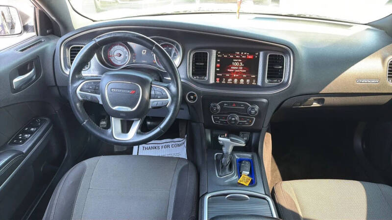 2016 Dodge Charger SXT