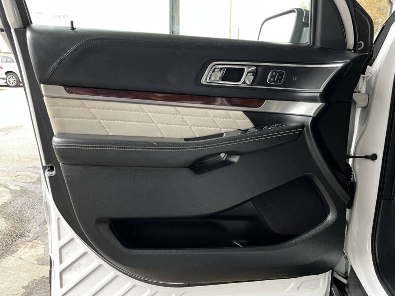 2017 Ford Explorer Platinum