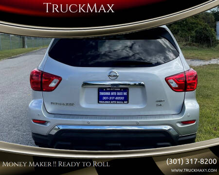 2017 Nissan Pathfinder SL