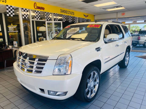 2008 Cadillac Escalade for sale at Diamond Cut Autos in Fort Myers FL