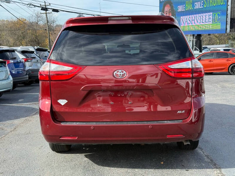 2015 Toyota Sienna XLE Premium 8-Passenger
