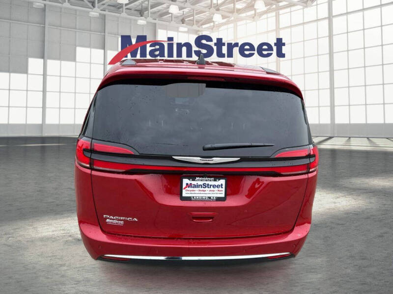 2026 Chrysler Pacifica Select