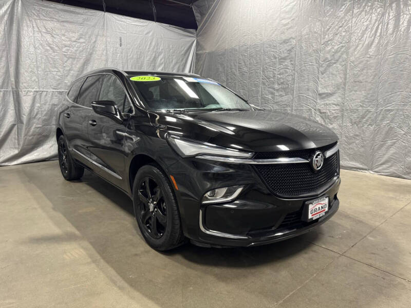 2023 Buick Enclave Essence's photo