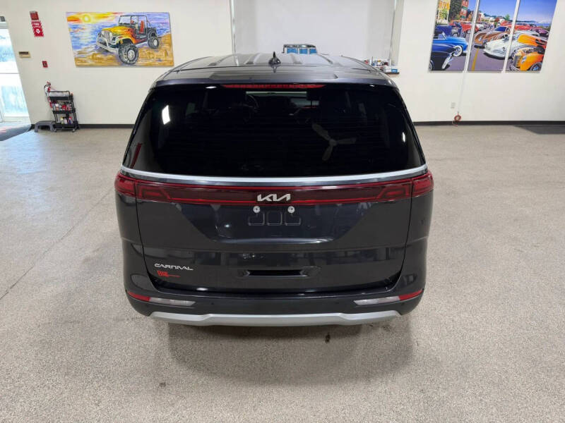 2023 Kia Carnival EX
