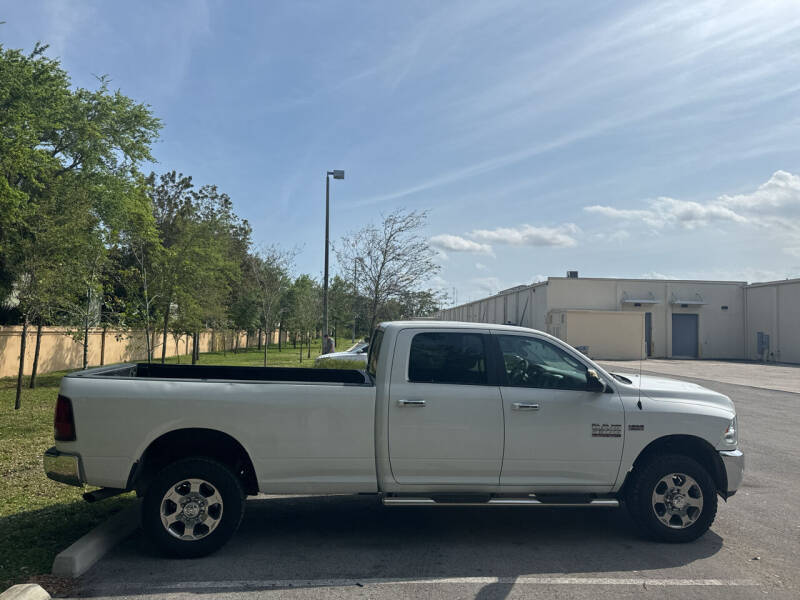 2017 RAM Ram 3500 Pickup SLT photo 6