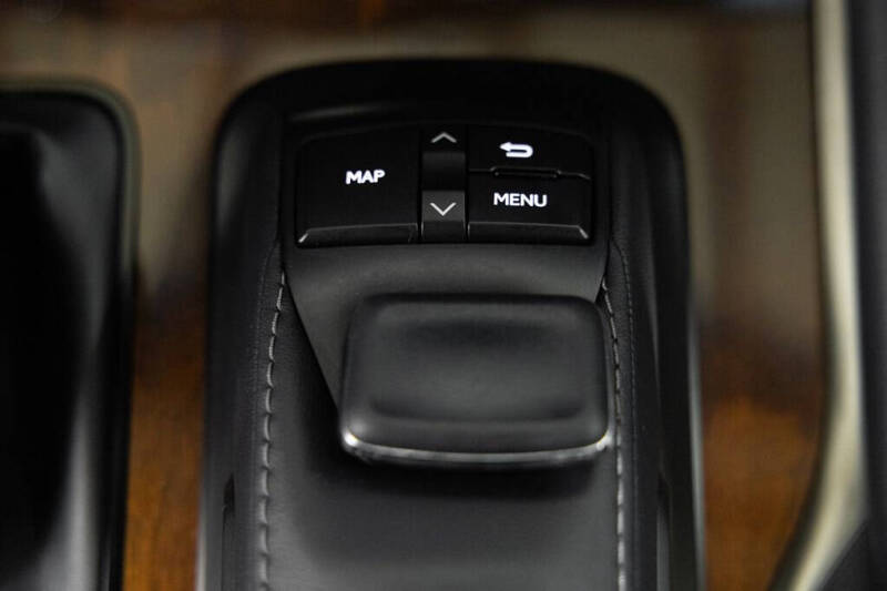 2021 Lexus LX 570 Three-Row