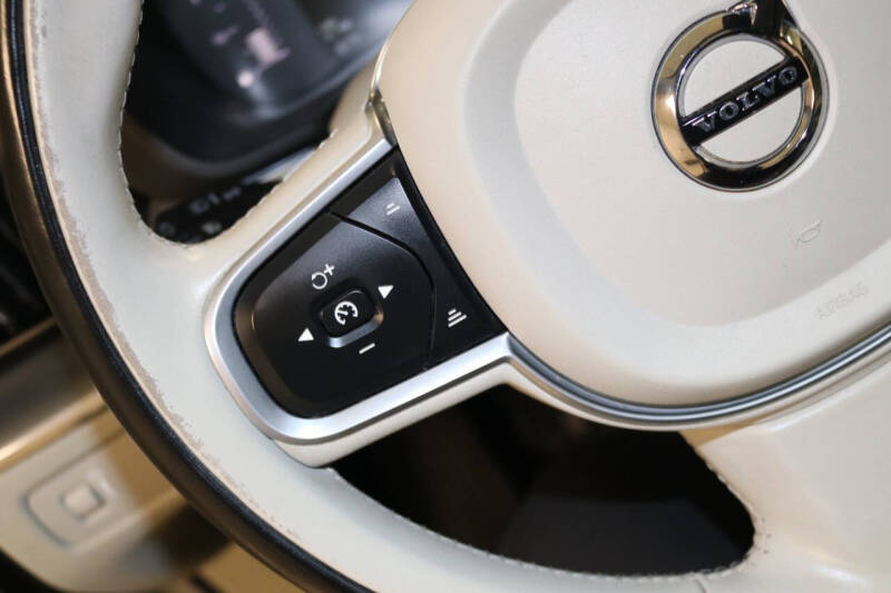 2019 Volvo XC60 T5 Momentum