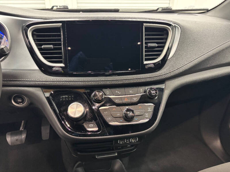 2022 Chrysler Pacifica Touring