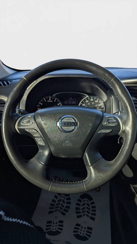 2019 Nissan Pathfinder SV