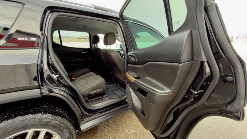 2017 GMC Acadia SLE-2