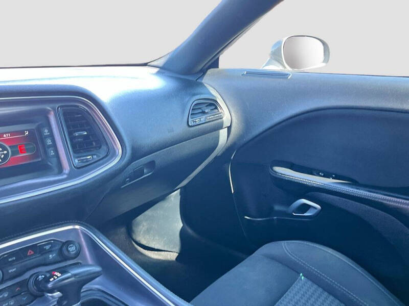2017 Dodge Challenger SXT