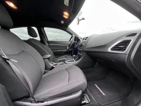 2012 Dodge Avenger SE V6