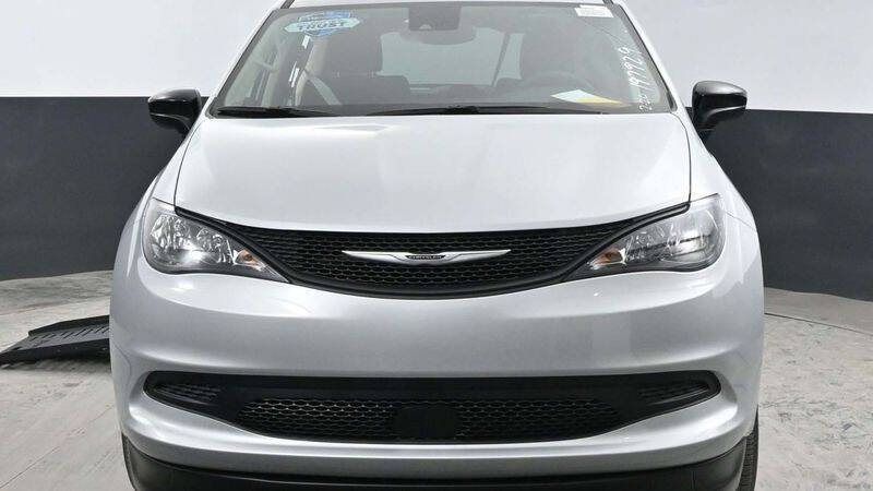 2024 Chrysler Voyager LX