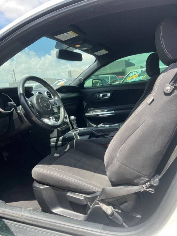 2020 Ford Mustang EcoBoost