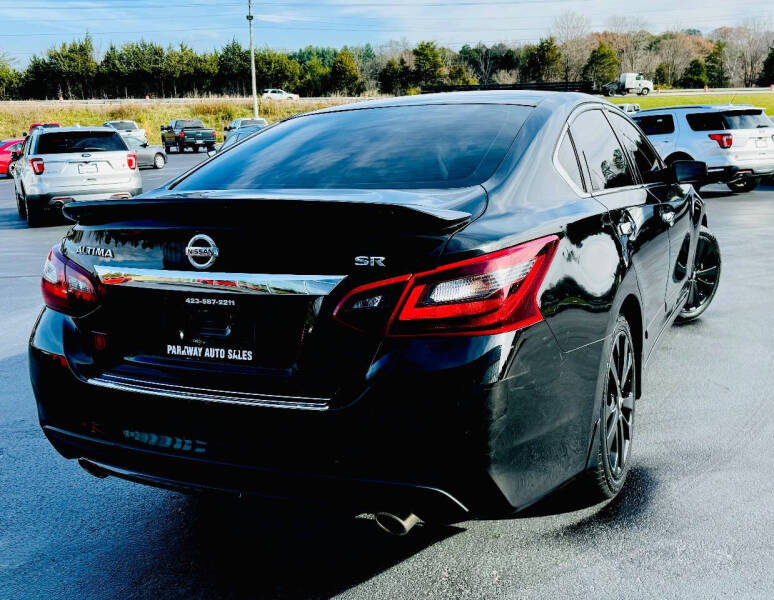 2017 Nissan Altima null photo 4