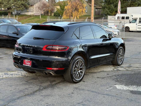 2015 Porsche Macan Turbo