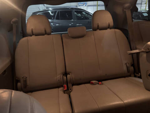 2016 Toyota Sienna XLE Premium 8-Passenger