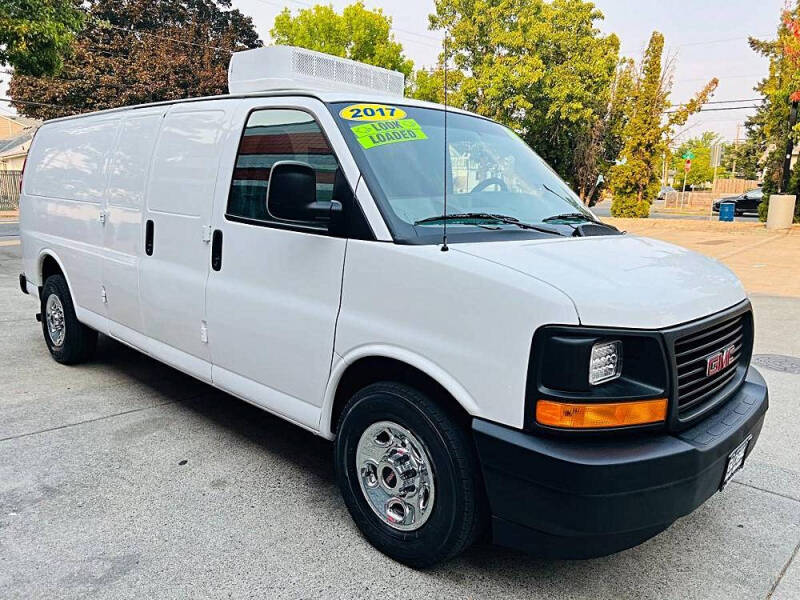 2017 GMC Savana 3500