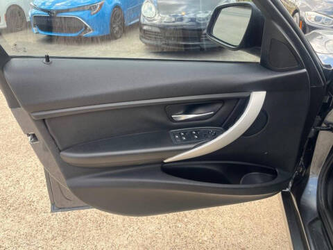 2014 BMW 3 Series 320i