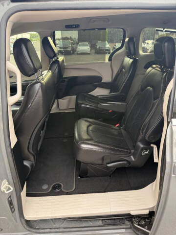 2022 Chrysler Pacifica Touring L