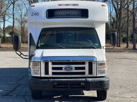 2011 Ford E-Series E-450 SD