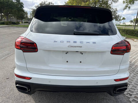 2017 Porsche Cayenne Platinum Edition
