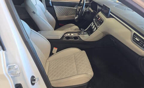 2023 Genesis G70