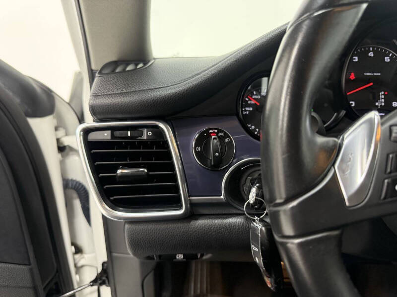 2012 Porsche Panamera
