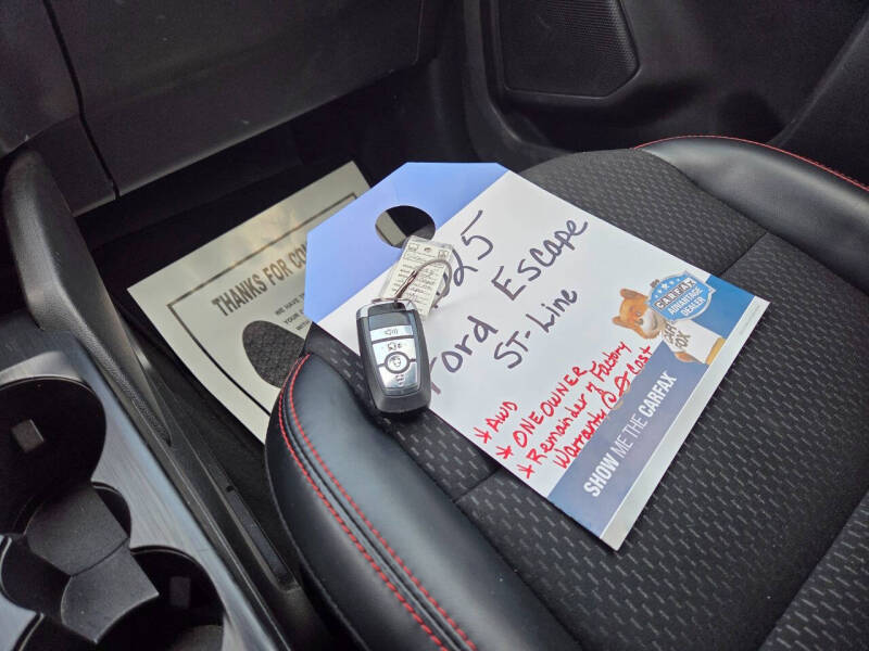 2025 Ford Escape ST-Line