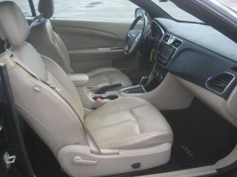 2011 Chrysler 200 Limited