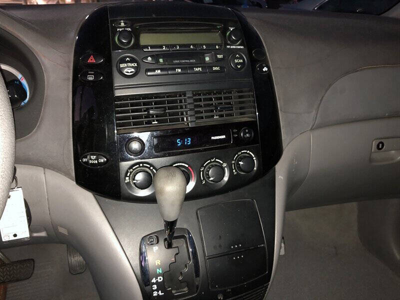 2004 Toyota Sienna CE 7 Passenger