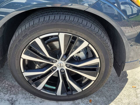 2024 Volvo XC60 B5 Plus Dark Theme