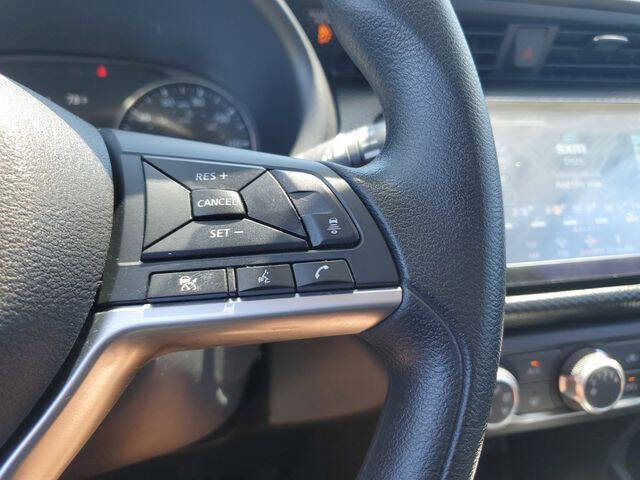 2023 Nissan Kicks SV