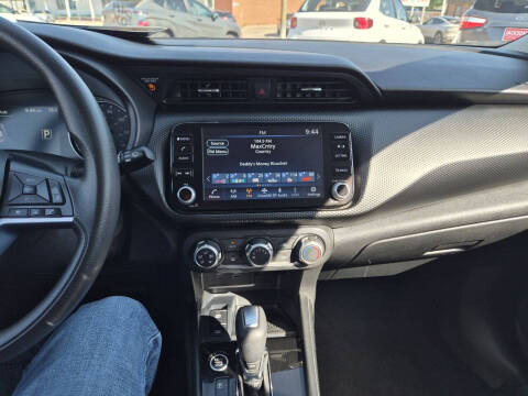2023 Nissan Kicks SV