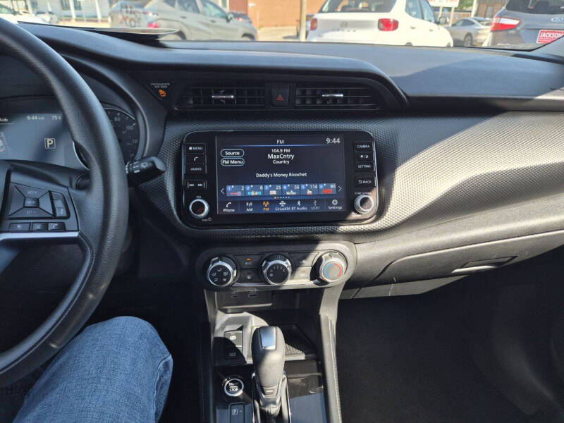 2023 Nissan Kicks SV