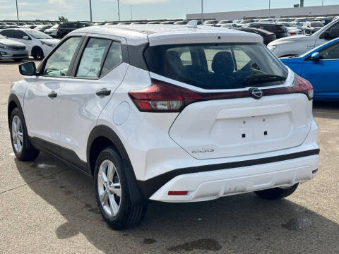 2025 Nissan Kicks Play S
