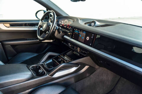 2024 Porsche Cayenne S Coupe