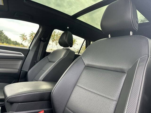 2023 Volkswagen Atlas Cross Sport V6 SEL R-Line Black 4Motion