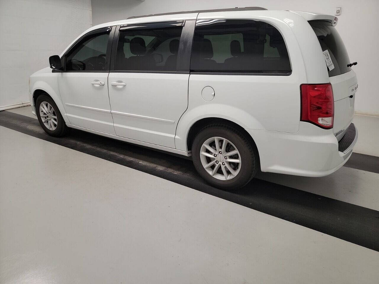 2014 DODGE Grand Caravan Minivan - $4,995