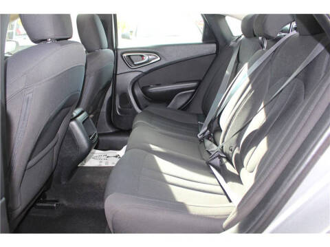 2016 Chrysler 200