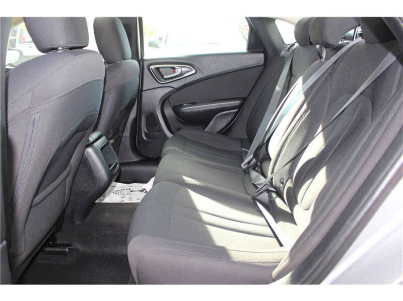 2016 Chrysler 200