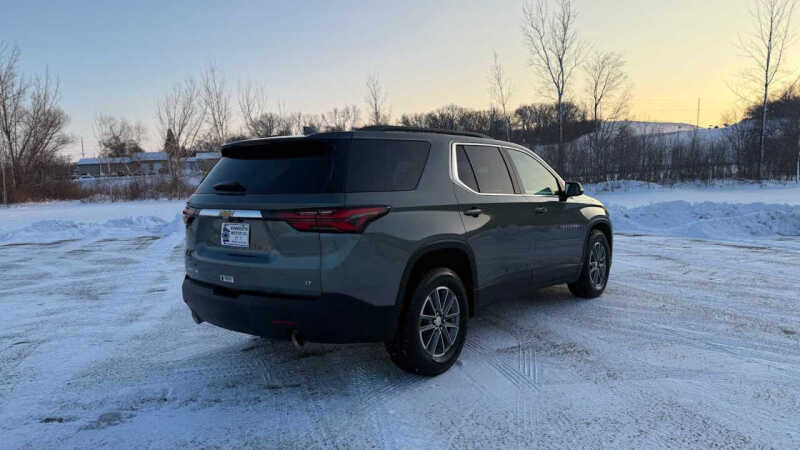 2022 Chevrolet Traverse LT Cloth