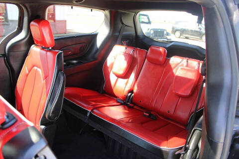 2020 Chrysler Pacifica Limited Red S