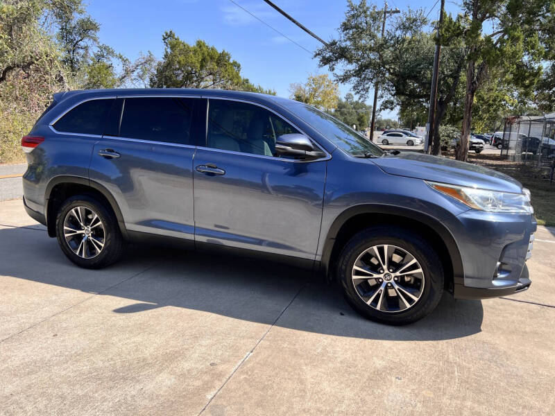 2019 Toyota Highlander LE