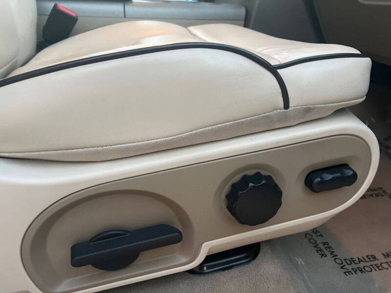 2008 Lincoln Mark LT