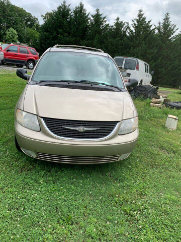 2003 Chrysler Town and Country for sale at WARREN'S AUTO SALES in Maryville TN